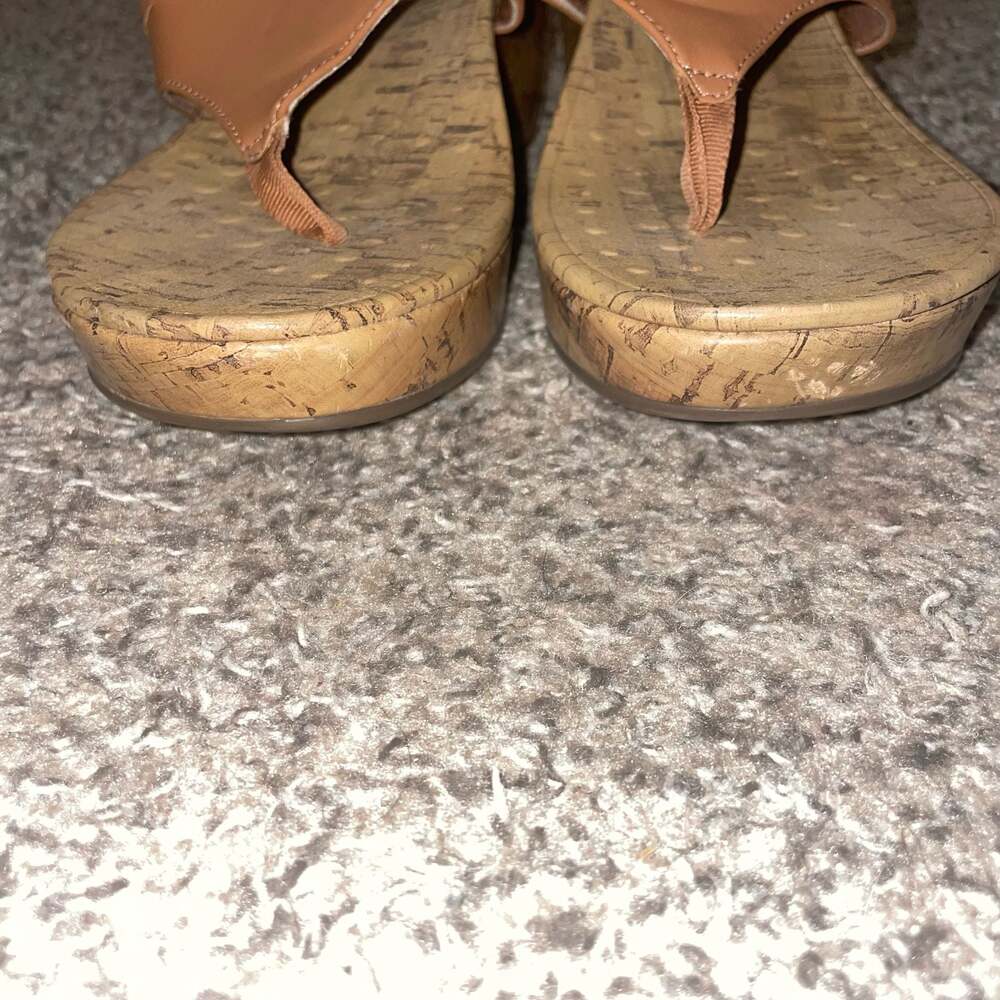 Vionic High Tide Tan Leather Cork Platform Wedge Thong Sandals - Picture 6 of 11